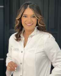 Dr. Lisbeth Mendez 